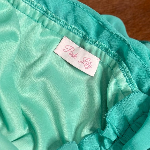 Gorgeous Pink Lily off the shoulder dress! - Picture 4 of 4